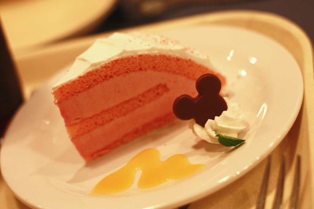 Horizon Bay Restaurant DisneySea Dessert (photo credit nagi@ http://www.flickr.com/photos/cafetricot/)