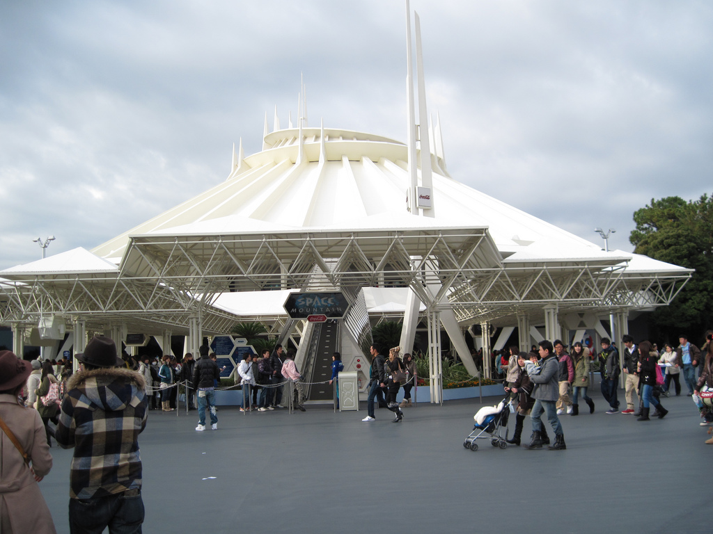 Space mountain, Tokyo Disneyland