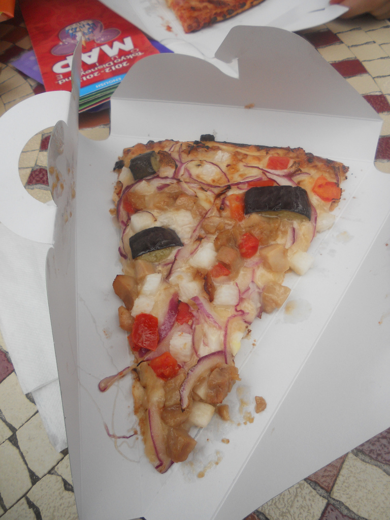 Pizza @ Tomorrowland - Tokyo Disney Land
