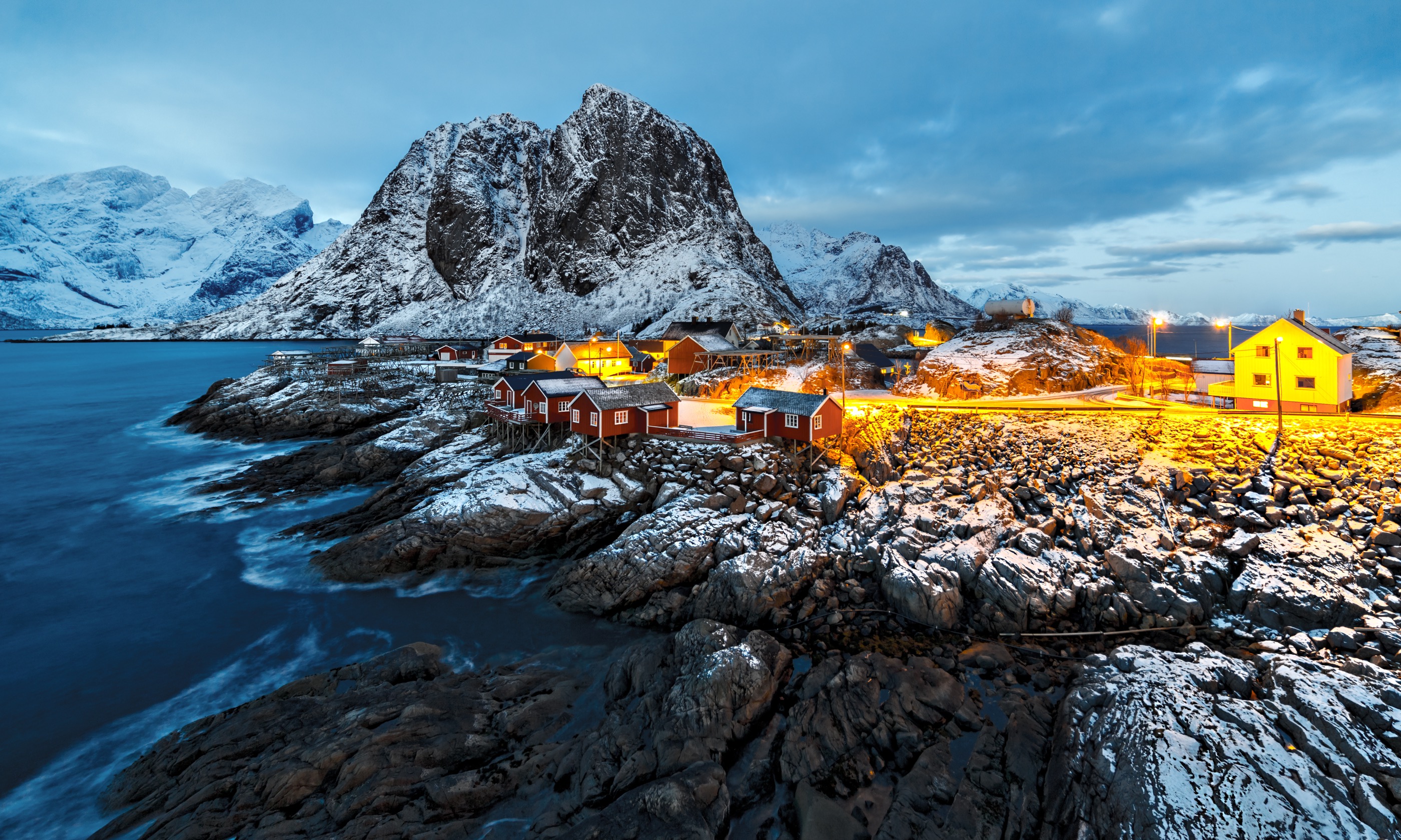 Reine, Lofted Islands (Shutterstock.com)