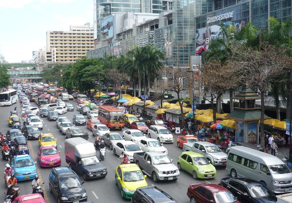 Afternoon traffic on Ratchadamri backing up to Ratchaprasong Intersection