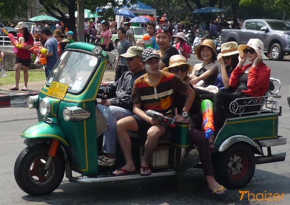 Songkran tuk-tuk