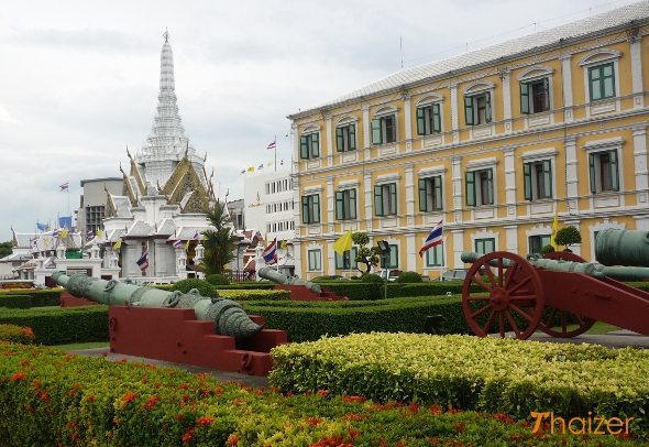 Ministry of Defence building with Lak Mueang shrine to the left