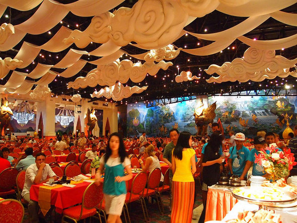 Buffet dinner at Phuket Fantasea