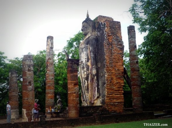 standing Buddha at Wat Saphan Hin