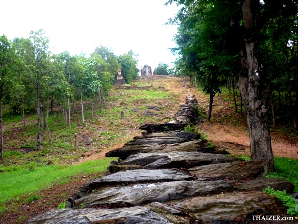 stone pathway leading to top of Wat Saphan Hin