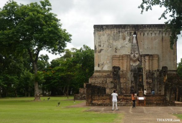 Wat Si Chum, Sukhothai Historical Park