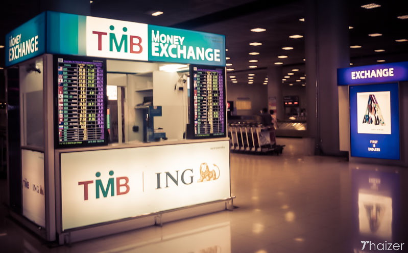 money exchange bureaus at Bangkok airport