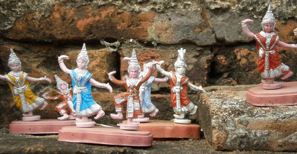 Tiny Thai dancers at a temple in Ayutthaya