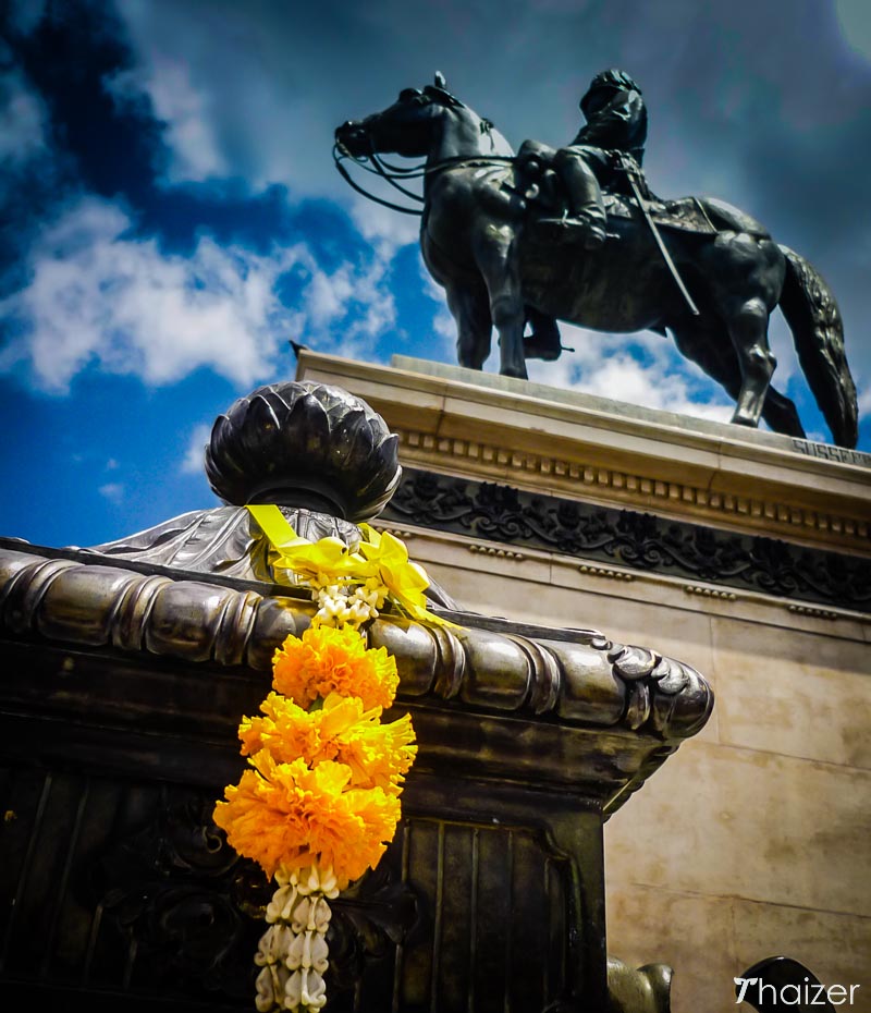 garland of flowers for King Rama V