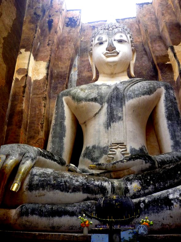 seated Buddha image at Wat Si Chum, Sukhothai Historical Park
