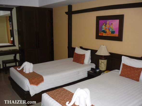standard single room at Thong Ta Resort and Spa hotel near Bangkok airport