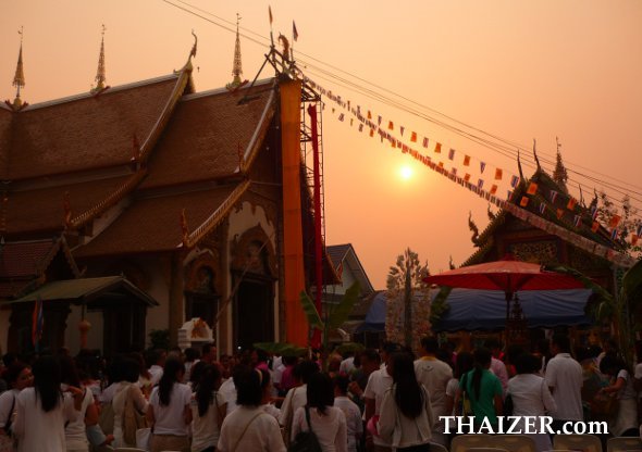 Sunset behind the temple on Makha Bucha Day