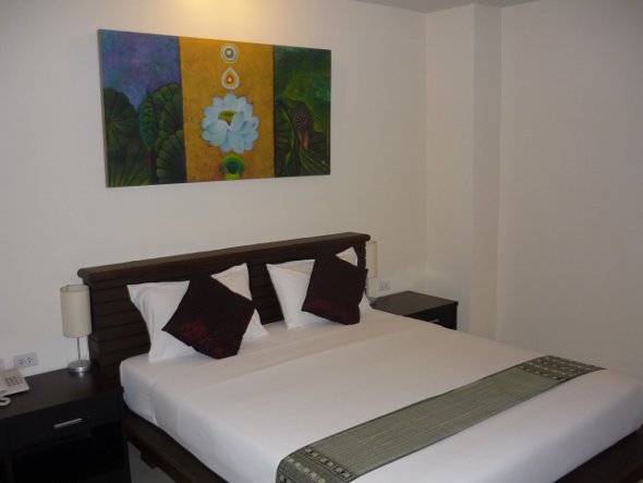 standard air-con room at Lub Sbuy Guest House, Phuket Town