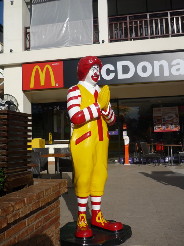 Thailand McDonald's wai