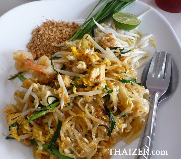 Phat Thai with shrimps