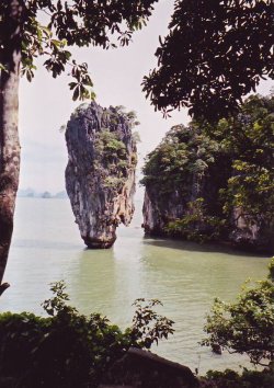 ao-phang-nga-james-bond-island
