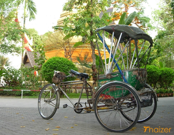 samlor at a temple in Chiang Rai