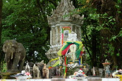 king-inthanon-shrine