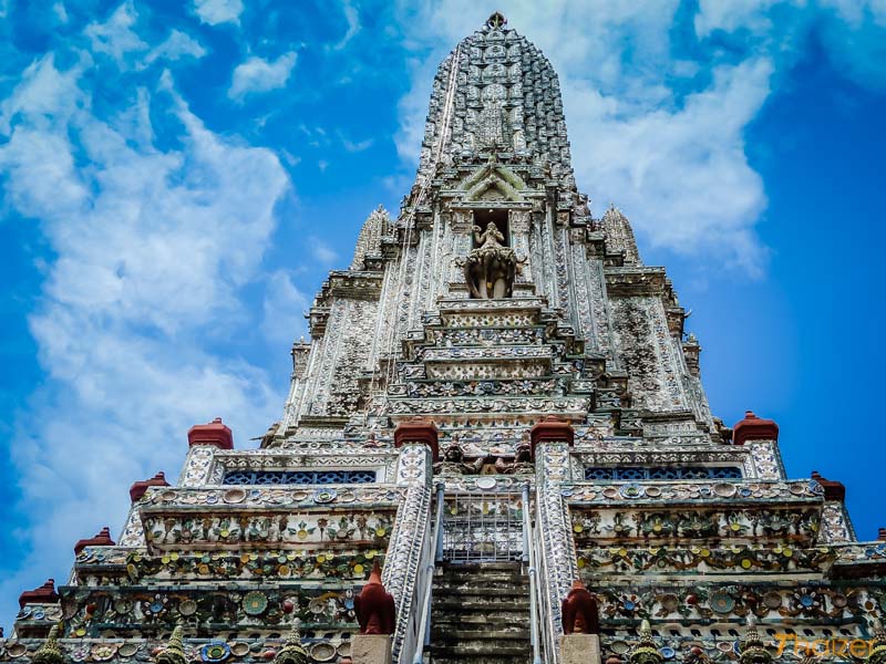 the central prang at Wat Arun