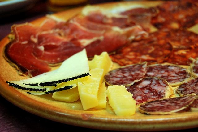 chorizo jamon salchicon queso manchego cheese cured meats Spain