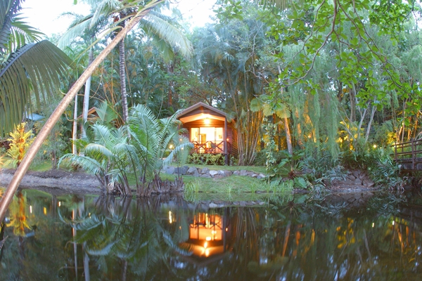 Lagoonside Bungalow Pandanus at Kewarra 2