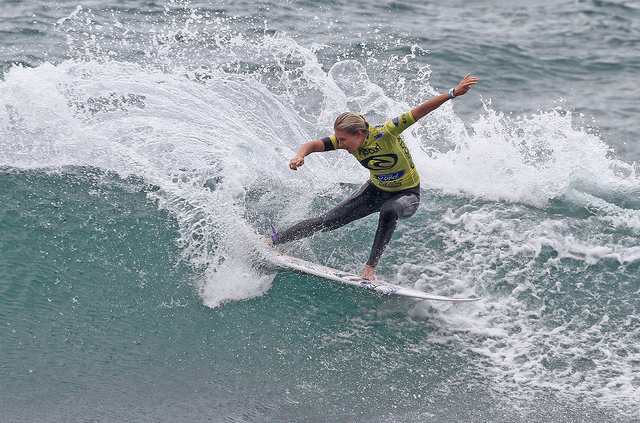 bells beach surfing