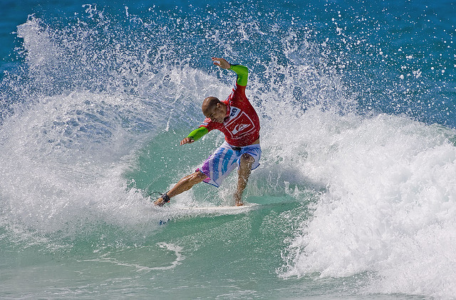 Snapper Rocks surfing