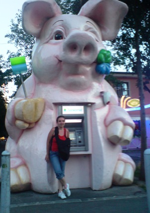 dsc00026-me-piggy-atm