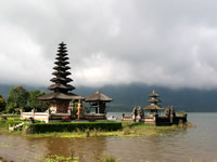 pura ulun danau bratan