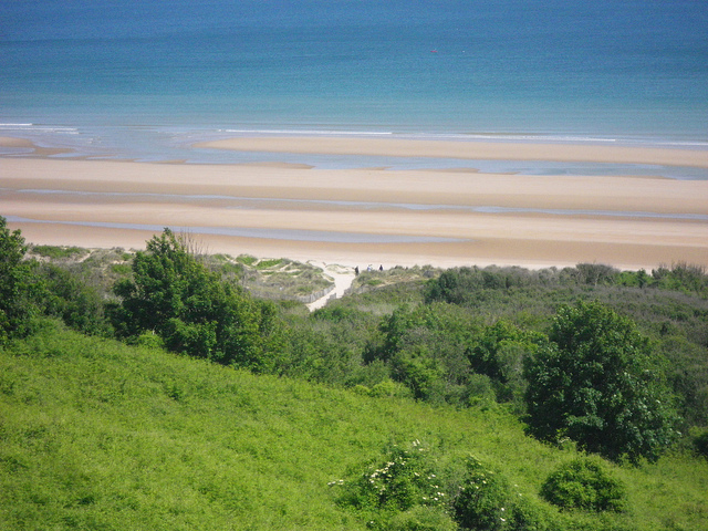 american wwii cemetery memorial omaha beach normandy