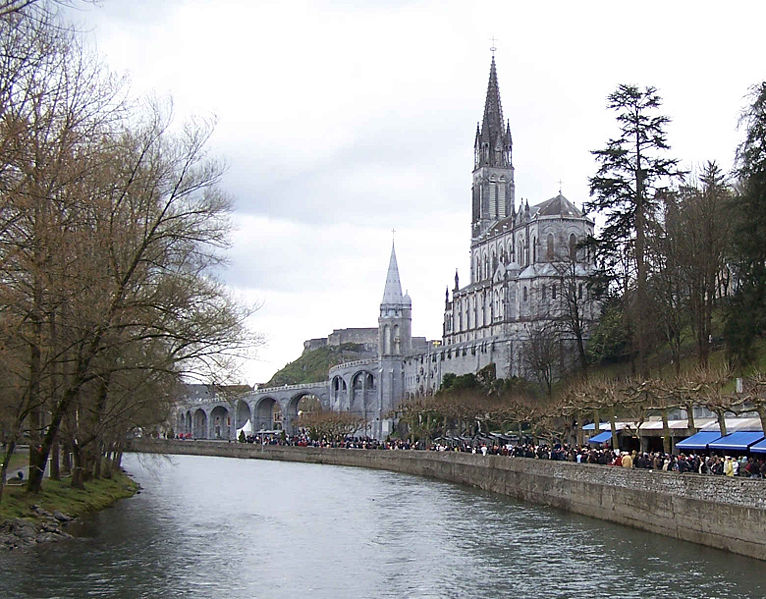 paris to lourdes