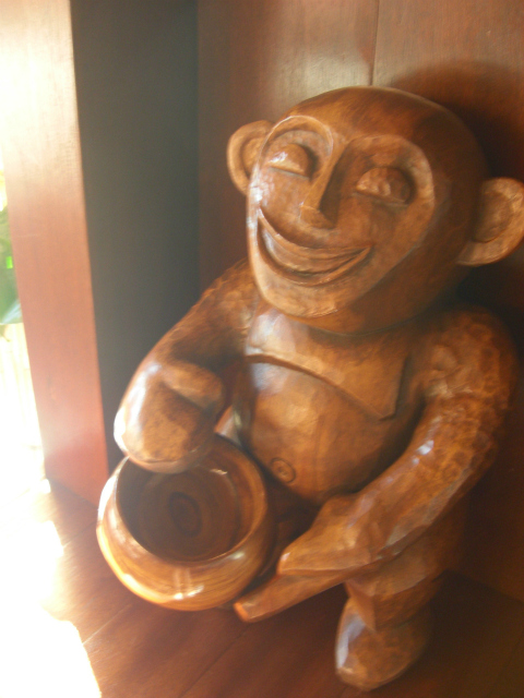 Kids will also enjoy spotting "menehune" hidden throughout the resort, many placed at eye level for keiki to find.
