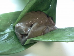 Fresh hand-pounded pa'i'ai, ready to be turned into poi