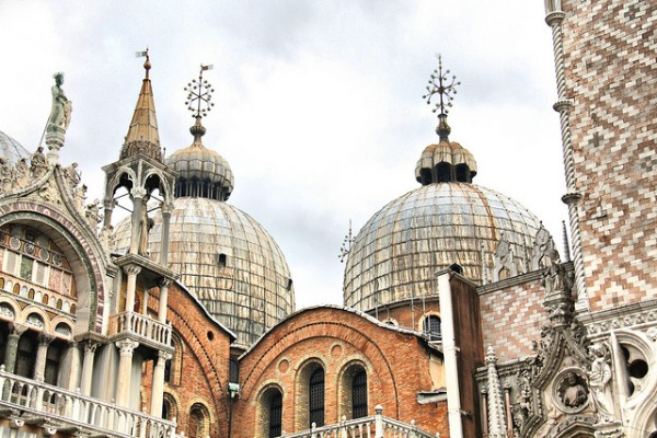 Despite their outer beauty, it's hard to appreciate from the outside just how ornately decorated the interior of these domes is.