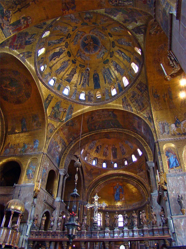 St. Mark's interior is, in a word, stunning.