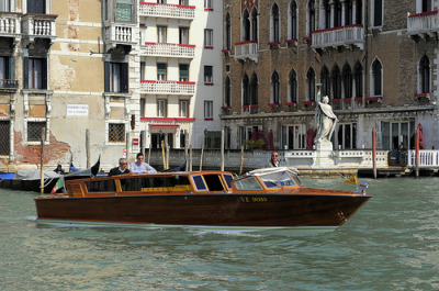 vairport_watertaxi