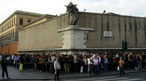 Lines at the Vatican Museum