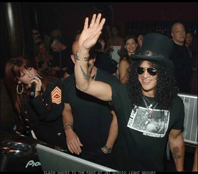 Slash of Velvet Revolver at Jet in Vegas [photo: PMG]