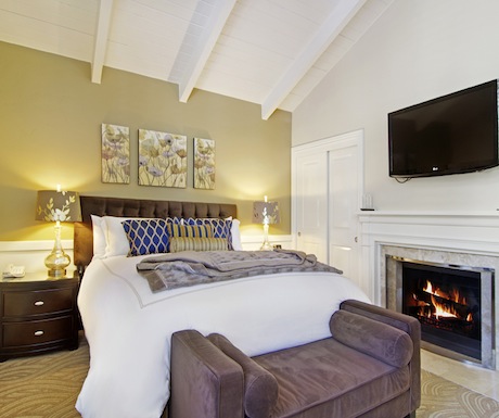 King Suite at Carriage House Inn