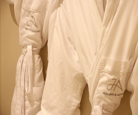 JA Palm Treet Court robes