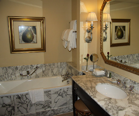 Table Bay Hotel bathroom