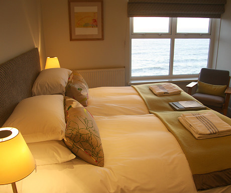 Polurrian Bay Hotel twin bedroom