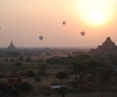 Hot-air-ballooning-over-Bagan
