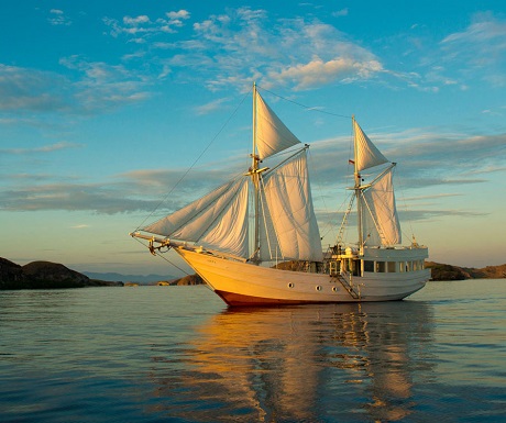 Sailing in the Komodo Islands