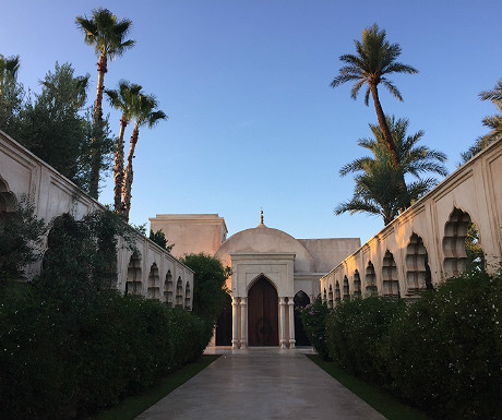 Palais Namaskar walkway to breakfast