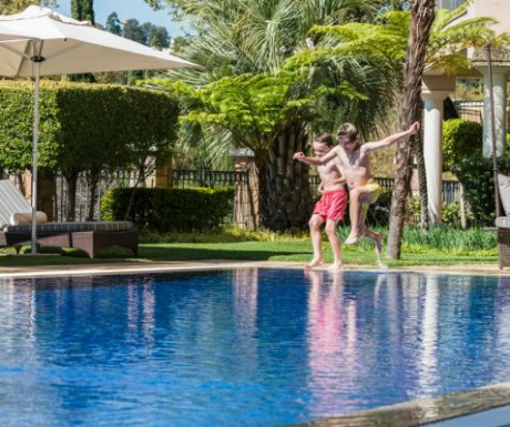 Four Seasons Westcliff family pool