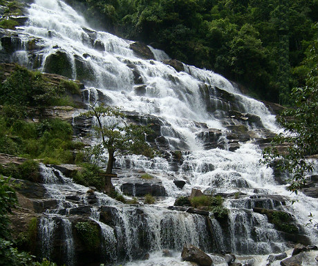 Mae ya waterfall