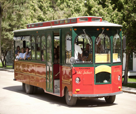 Saguenay Val-Jalbert Trolly