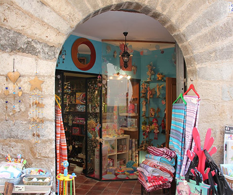 Morella shops